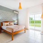 Mina - Large House Sleeps 9, Walk To Beach, Golf And Shops Guia (Faro)