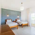 Mina - Large House Sleeps 9, Walk To Beach, Golf And Shops Guia (Faro)
