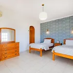 Mina - Large House Sleeps 9, Walk To Beach, Golf And Shops Vila Guia (Faro)