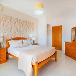 Mina - Large House Sleeps 9, Walk To Beach, Golf And Shops * Guia (Faro)