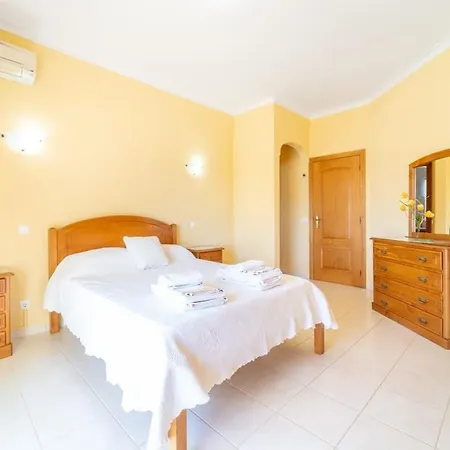Holiday home Mina - Large House Sleeps 9, Walk To Beach, Golf And Shops
