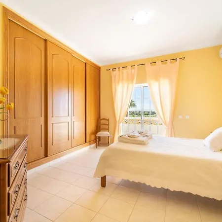 Holiday home Mina - Large House Sleeps 9, Walk To Beach, Golf And Shops *