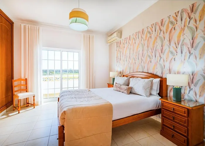 Mina - Large House Sleeps 9, Walk To Beach, Golf And Shops 別荘