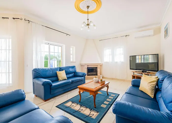 Mina - Large House Sleeps 9, Walk To Beach, Golf And Shops * ギーア