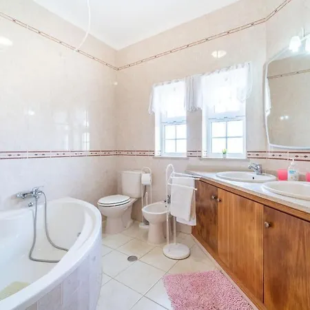 Ferienhaus Mina - Large House Sleeps 9, Walk To Beach, Golf And Shops