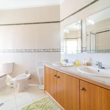 Mina - Large House Sleeps 9, Walk To Beach, Golf And Shops Дом отдыха