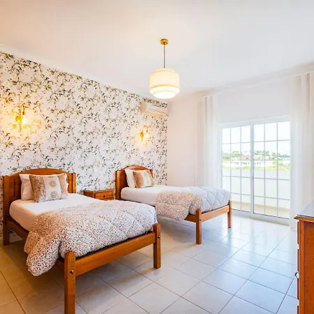 Mina - Large House Sleeps 9, Walk To Beach, Golf And Shops Дом отдыха *