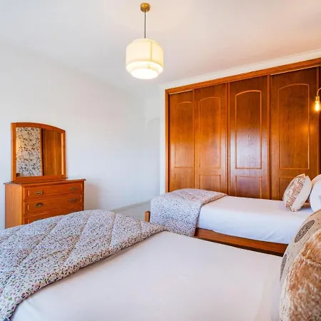 Mina - Large House Sleeps 9, Walk To Beach, Golf And Shops Дом отдыха *