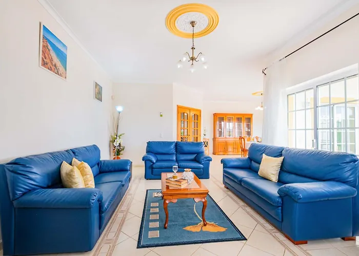 Mina - Large House Sleeps 9, Walk To Beach, Golf And Shops 펜션 기아