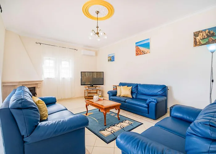 Mina - Large House Sleeps 9, Walk To Beach, Golf And Shops 기아